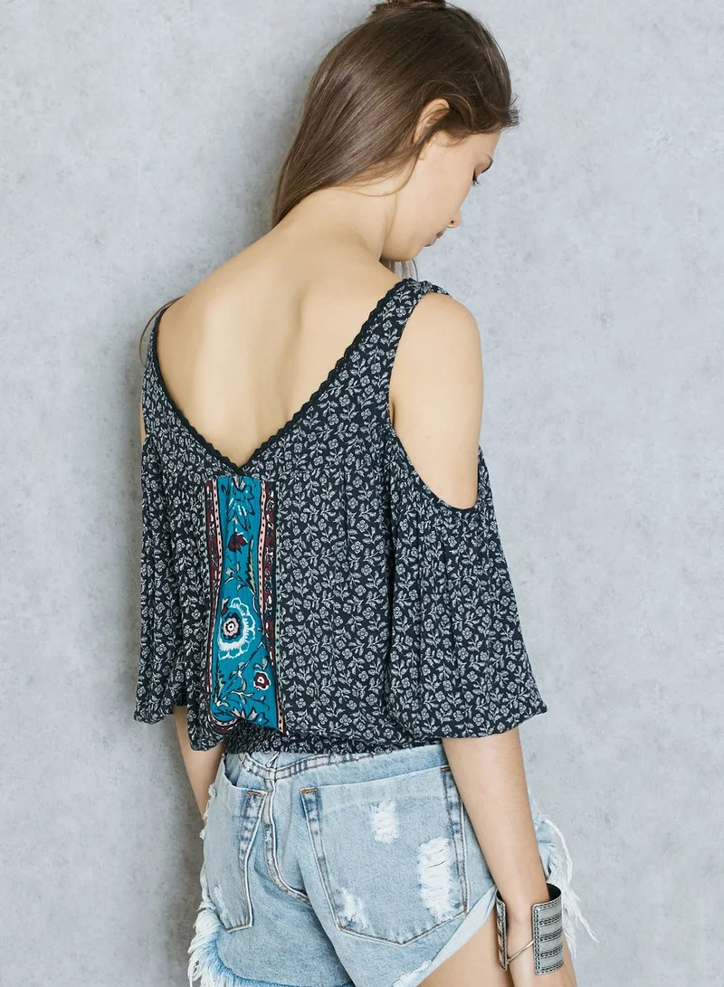 FOREVER 21 Printed Cold Shoulder Top