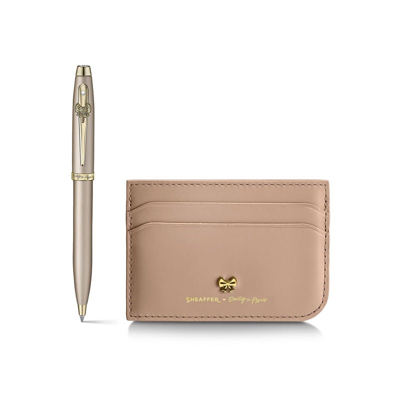 SHEAFFER قلم حبر جاف شيفر 100 Eip 9377 بلون الشمبانيا الذهبي مع تزيين ذهبي وحامل بطاقات ائتمان من الجلد الكامل - مجموعة هدايا - Image 1