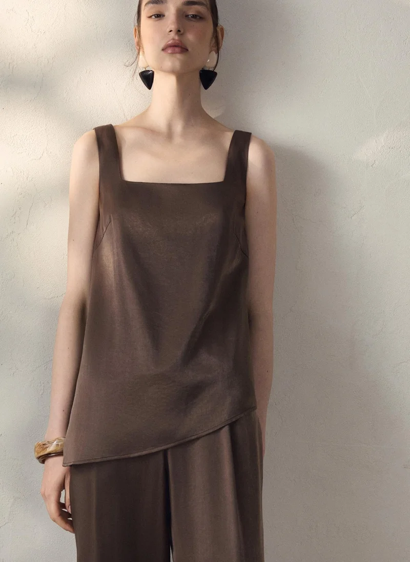 Lichi Viscose top with asymmetrical hem