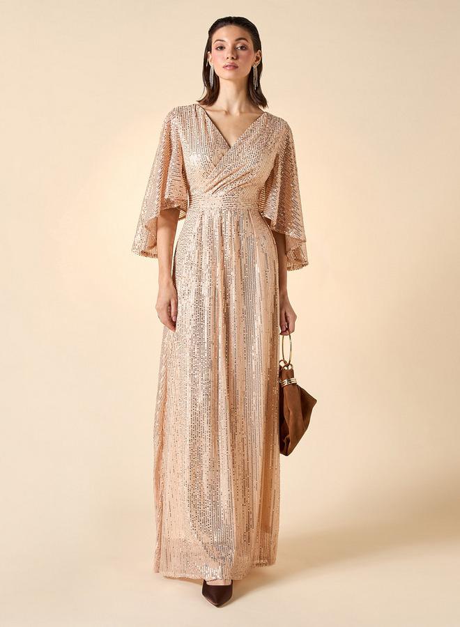 تواكستريمز فستان ماكسي مزين بالترتر بياقة على شكل  وأكمام فراشة - Image 1