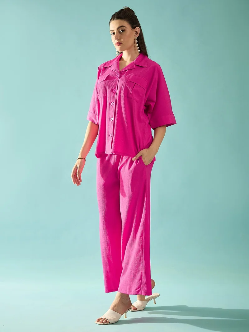 بانيت طقم متناسق (Co-ord Set) قميص فضفاض (Oversized) من قماش السيرساكر (Seersucker) مع بنطلون