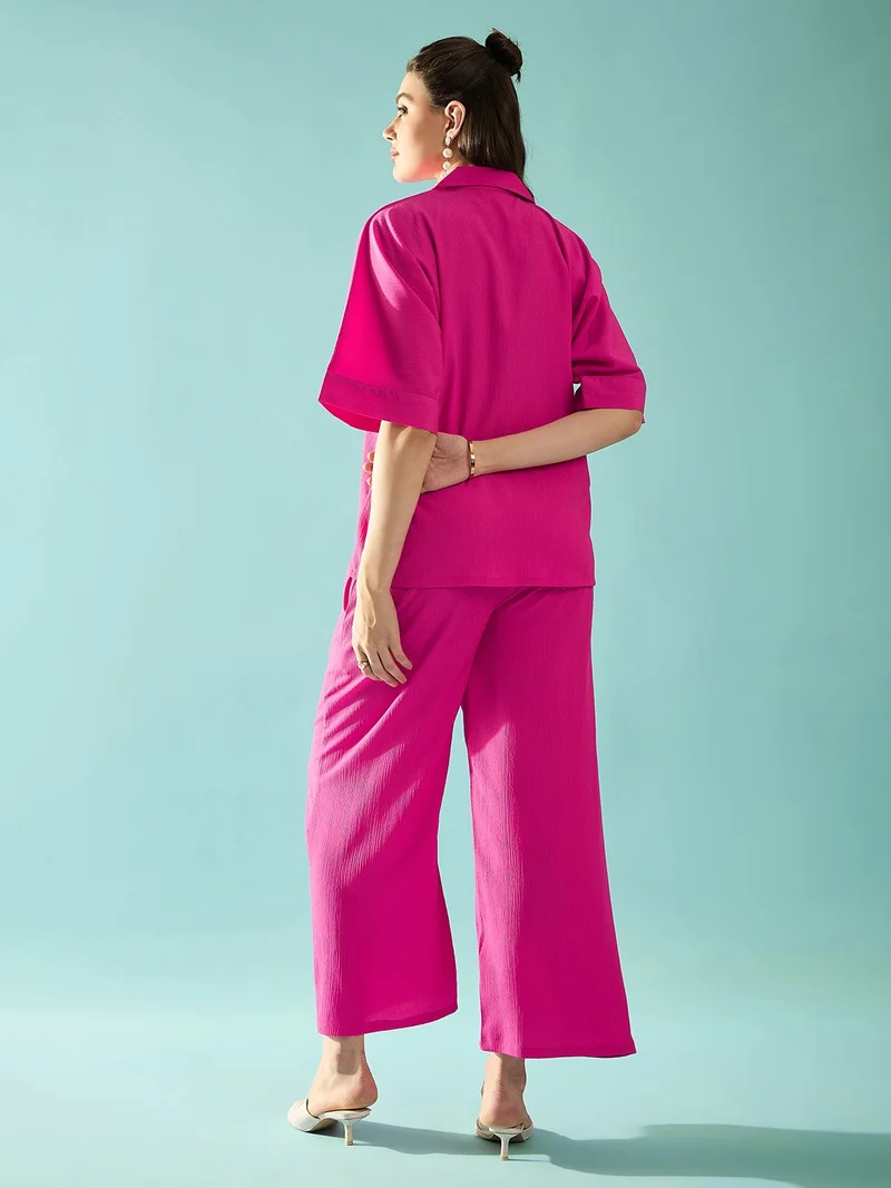 بانيت طقم متناسق (Co-ord Set) قميص فضفاض (Oversized) من قماش السيرساكر (Seersucker) مع بنطلون