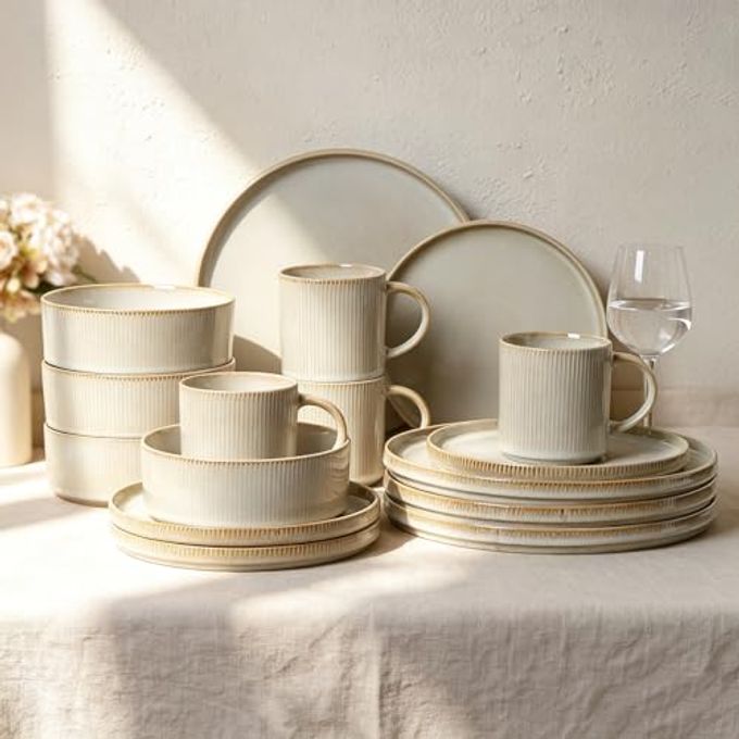 MONITO Ceramic Dinnerware 16 Pieces Dinner Set10.6in Stoneware Plates and Bowls Sets, Highly Chip and Crack Resistant | Dishwasher & Microwave Dishes set,Gift, Bonbon Beige
