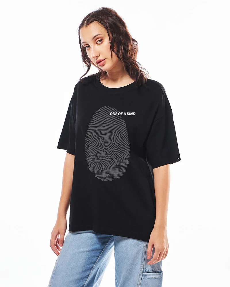 bewakoof Women's Jet Black One Of A Kind Graphic Printed Oversized T-shirt