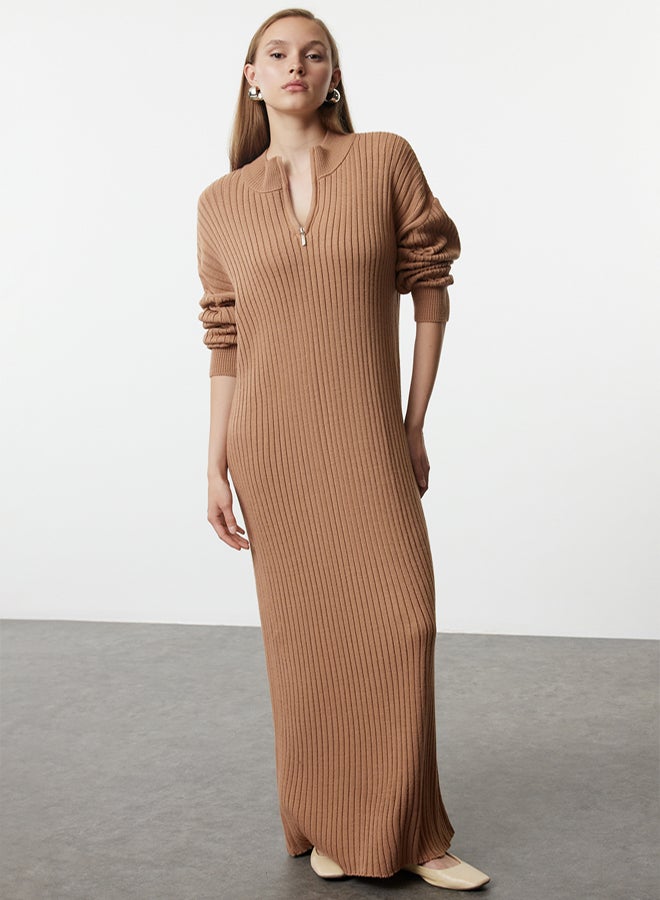 trendyol فستان كامي ماكسي محبوك بنمط واسع بسيط - Image 2