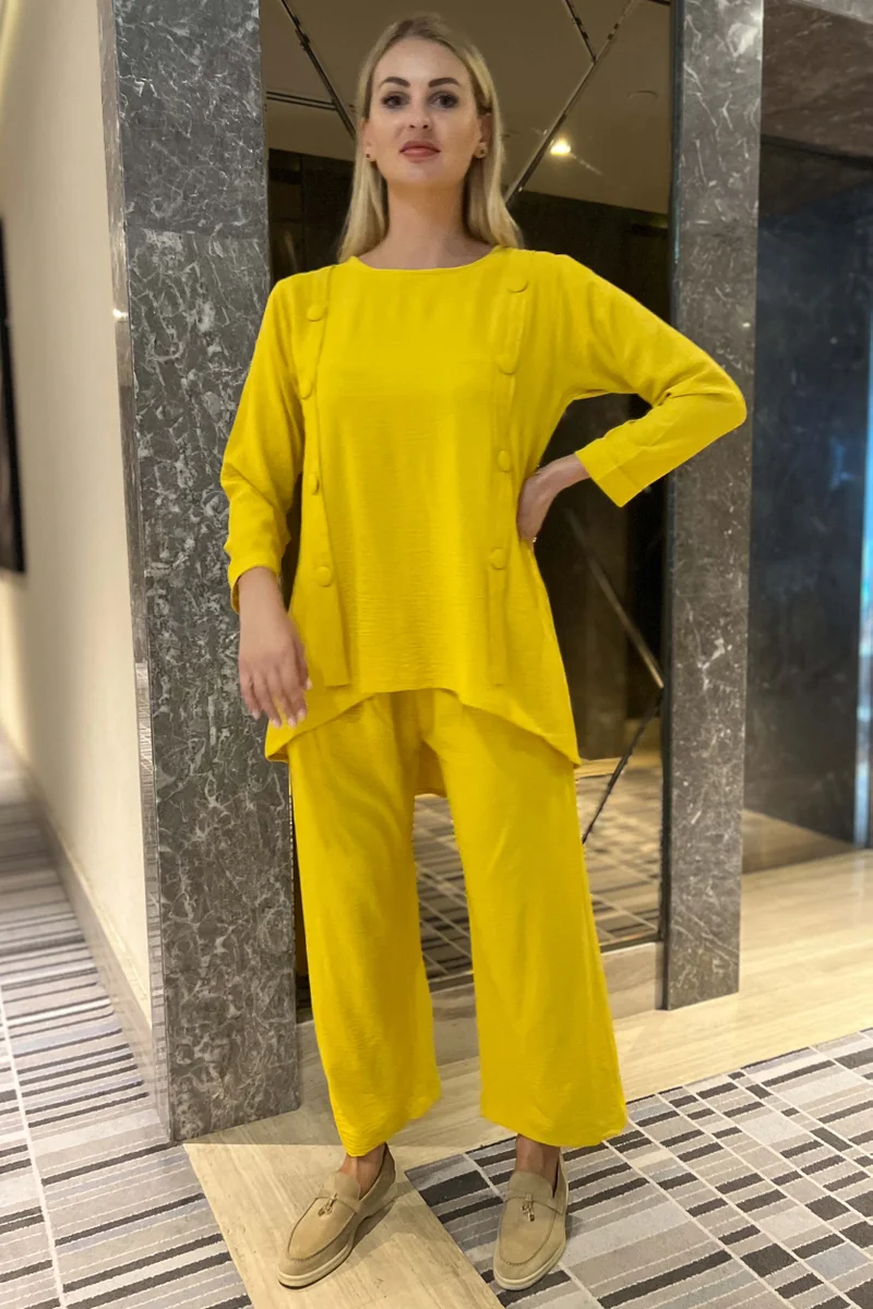 Moistreet  Crew Neck Button Detailed To & Pants Set for Women | Best Price UAE