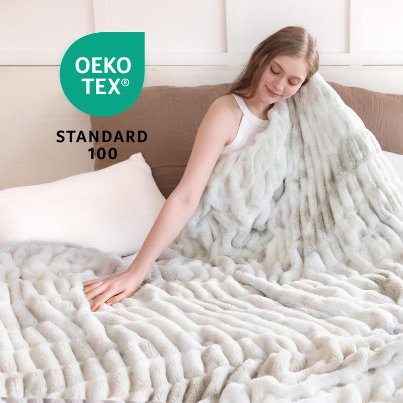 blunique Oversized Ruched Faux Fur Blanket - 60x80-Inch Extra Soft  Dual-Sided Flannel & Faux Fur Throw | Luxury Couch & Bed Blanket  Beige - Image 2