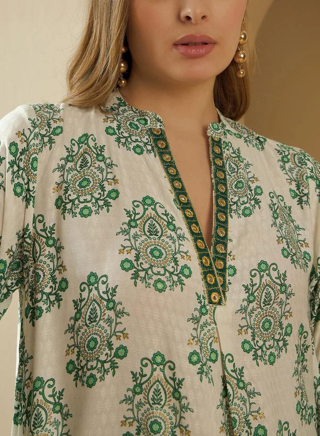 Styli All-Over Print V-Neck Embroidered A-Line Jalabyia