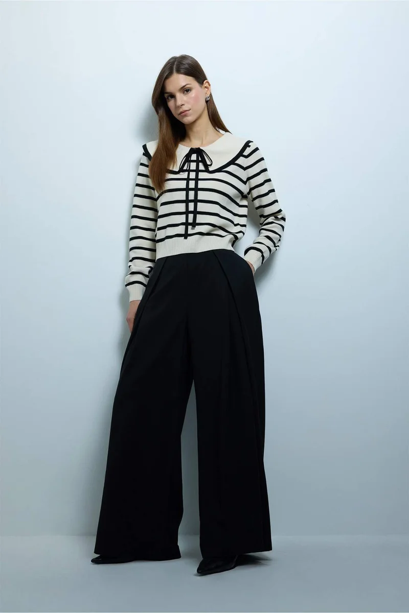ديفاكتو Relax Fit Wide Leg Trousers
