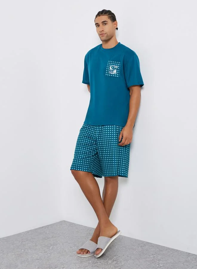 ستايلي مجموعة من شورت وتيشيرت بقصة مريحة