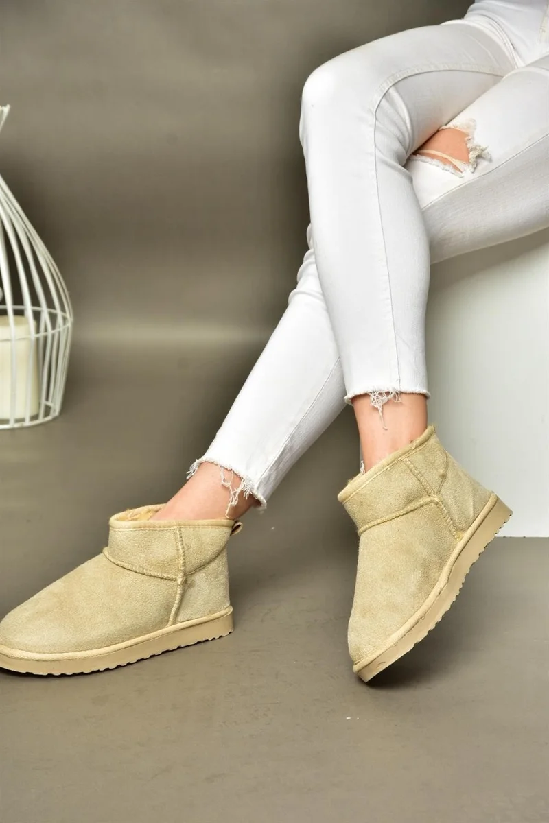 فوكس شوز R612018402 Beige Suede Half Women's Boots with Fur Inside
