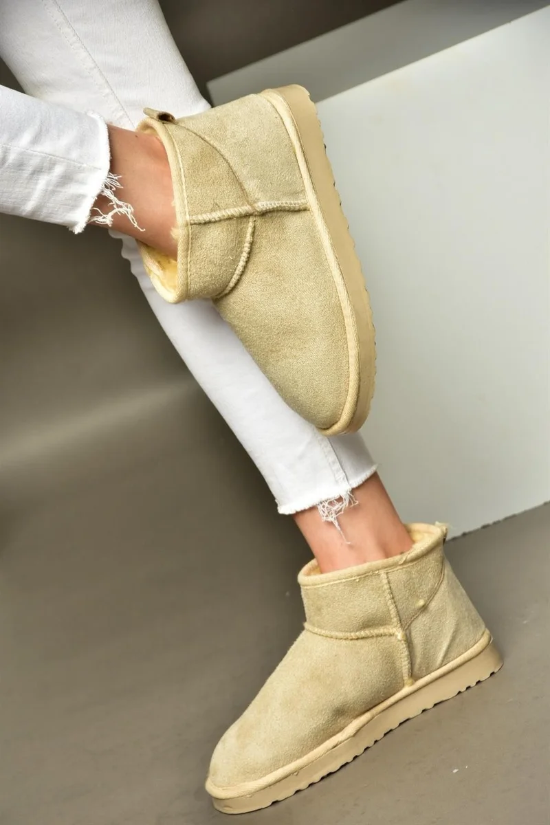 فوكس شوز R612018402 Beige Suede Half Women's Boots with Fur Inside