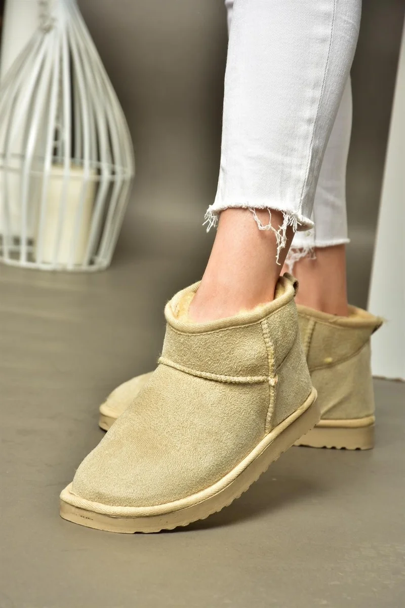 فوكس شوز R612018402 Beige Suede Half Women's Boots with Fur Inside