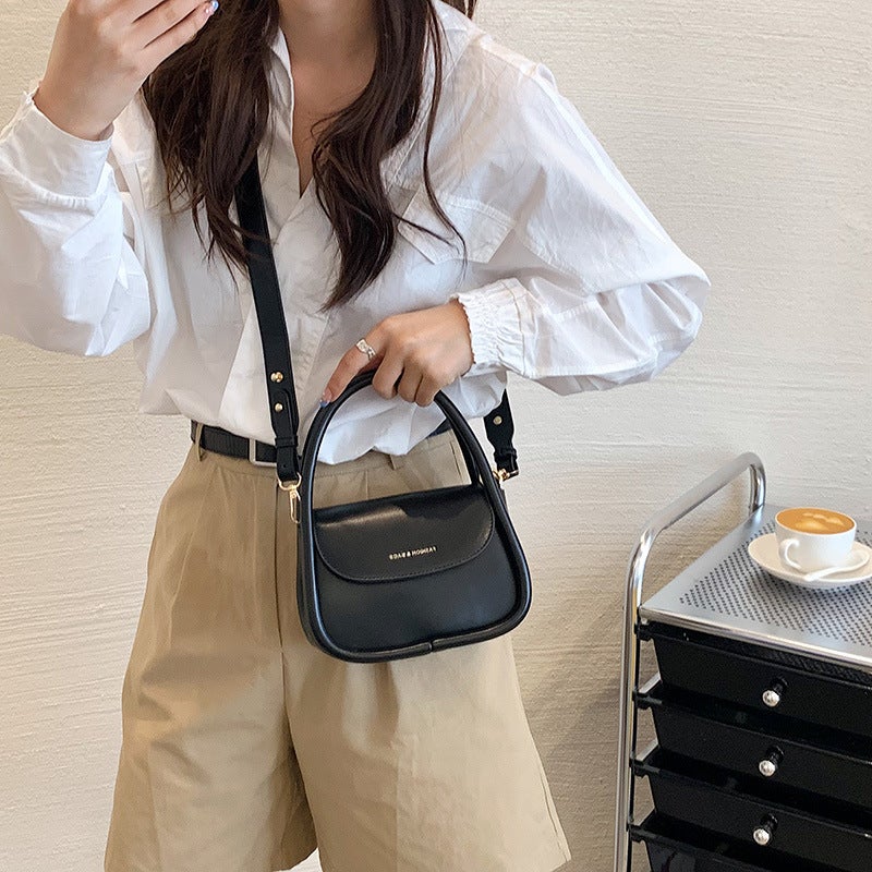 Niche Design Bag Women'S 2024 Fashionable Texted Shoulder Small Square Bag Western Style Portable Crossbody Bag - Image 4