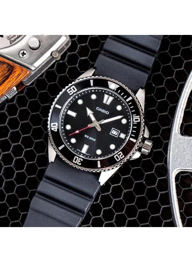 Casio MDV-10-1A1V Men’s Stainless Steel Analog Watch – Black Dial, Black Bezel, 100M Water Resistant - Image 2