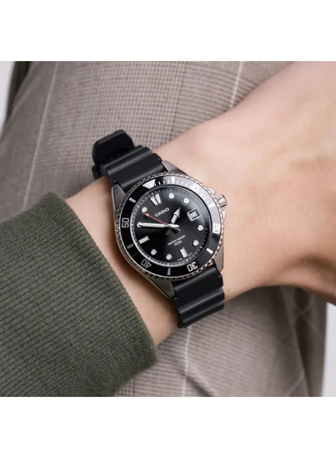 Casio MDV-10-1A1V Men’s Stainless Steel Analog Watch – Black Dial, Black Bezel, 100M Water Resistant - Image 4