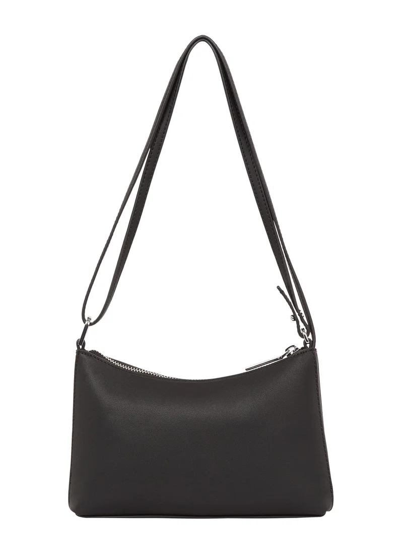 كالفن كلاين Narrow Strap Crossbody