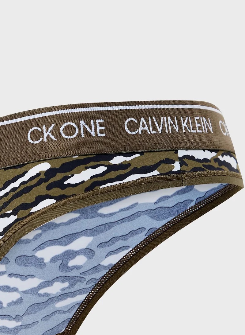 CALVIN KLEIN CK One  Logo Band Camouflage Thong