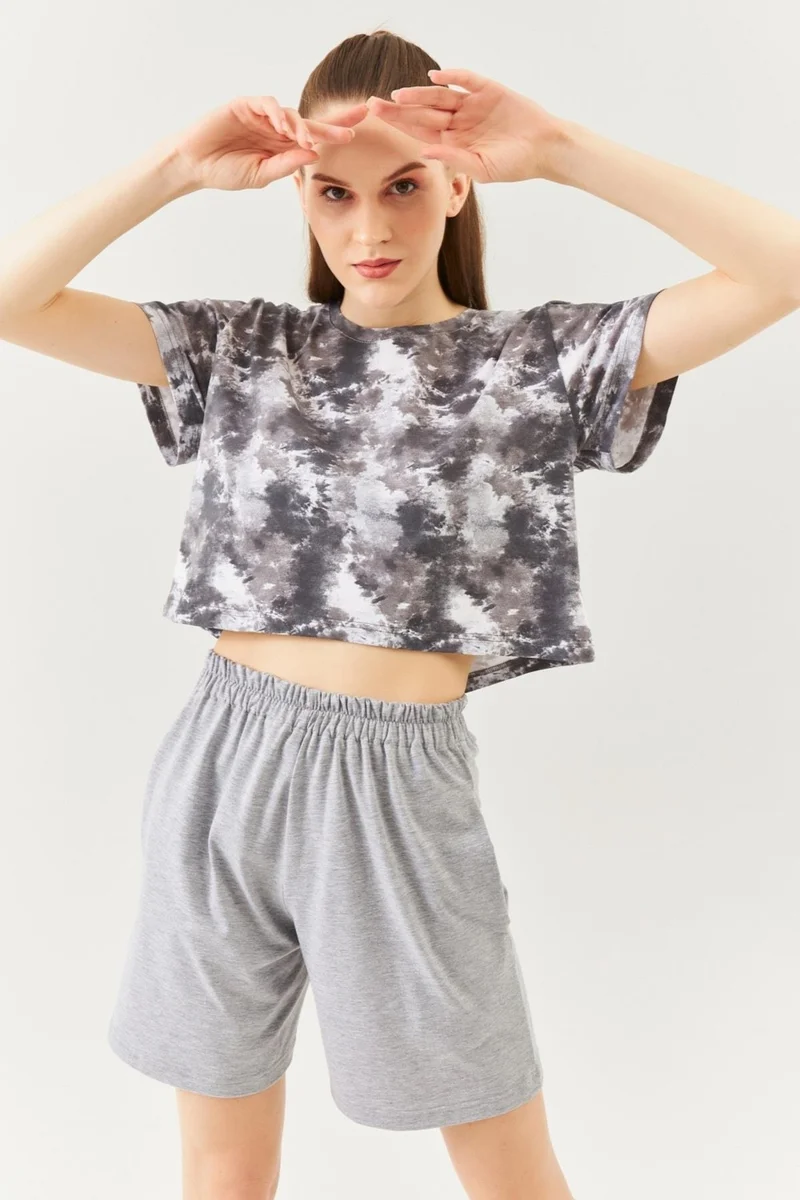 Butikgiz Batik Gray Oversize Comfortable Cotton Combed Crew Neck Short Sleeve Basic Crop T-Shirt