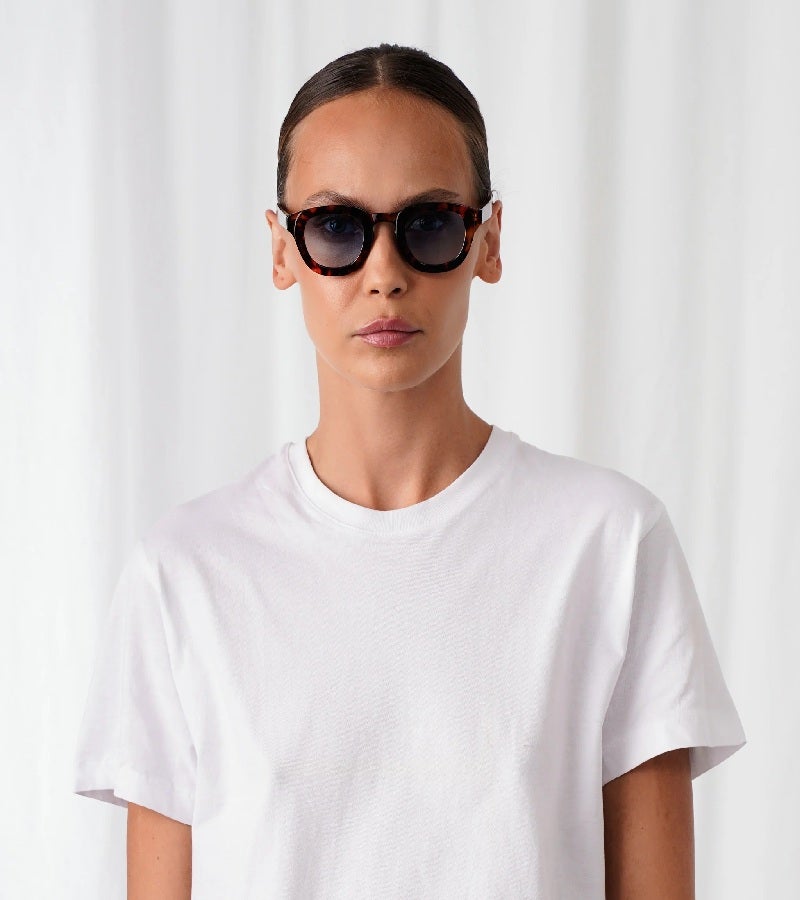  اكسبليست باوتس نظارات شمسية أنيقة روبن للجنسين بتدرج أزرق - Image 4