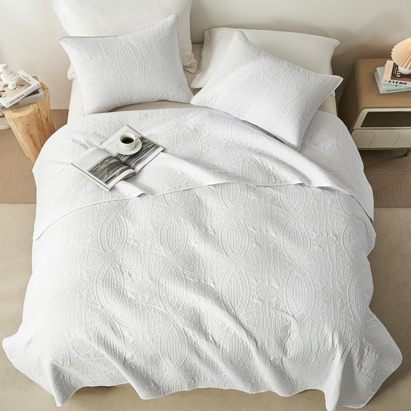 akkialla Queen Quilt Bedding Set White Ultrasonic Full/Queen Quilt Set Lightweight Soft Bedspread Coverlet Modern Style Coin Pattern Bed Cover for All Seasons 3 Piece(1 Quilt 2 Pillow Shams) - Image 3