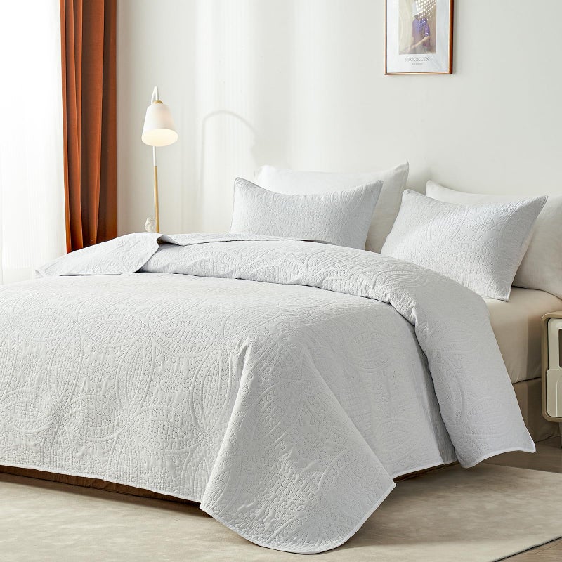 akkialla Queen Quilt Bedding Set White Ultrasonic Full/Queen Quilt Set Lightweight Soft Bedspread Coverlet Modern Style Coin Pattern Bed Cover for All Seasons 3 Piece(1 Quilt 2 Pillow Shams) - Image 2