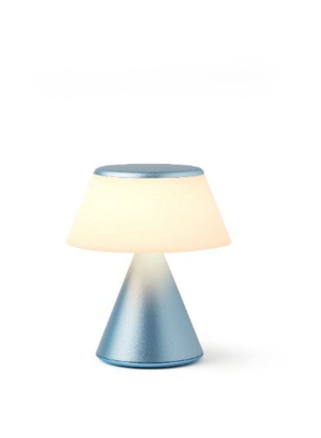 مصباح لون أزرق