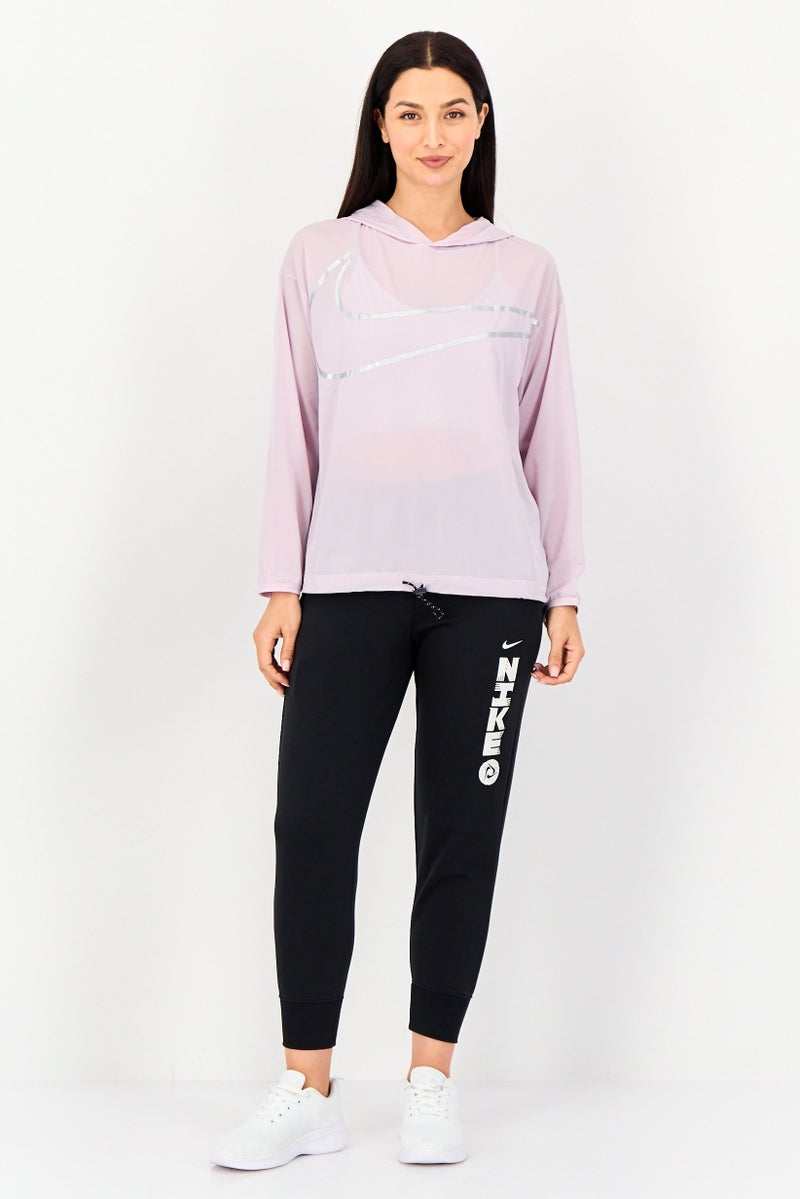 Nike بلوزة رياضية نسائية بأكمام طويلة مناسبة في الهواء الطلق، وردية - Image 3