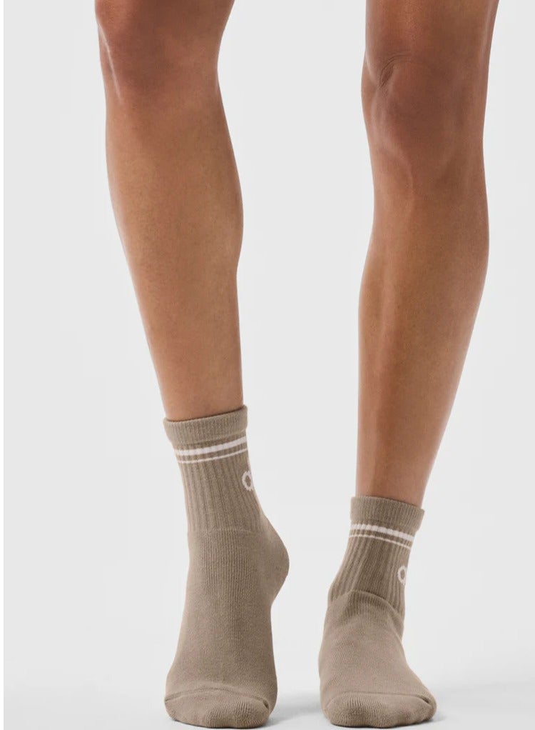 alo Dry Cushion Ankle Socks Moisture-Wicking, Breathable, and Durable Socks for Comfort and Performance - Image 2