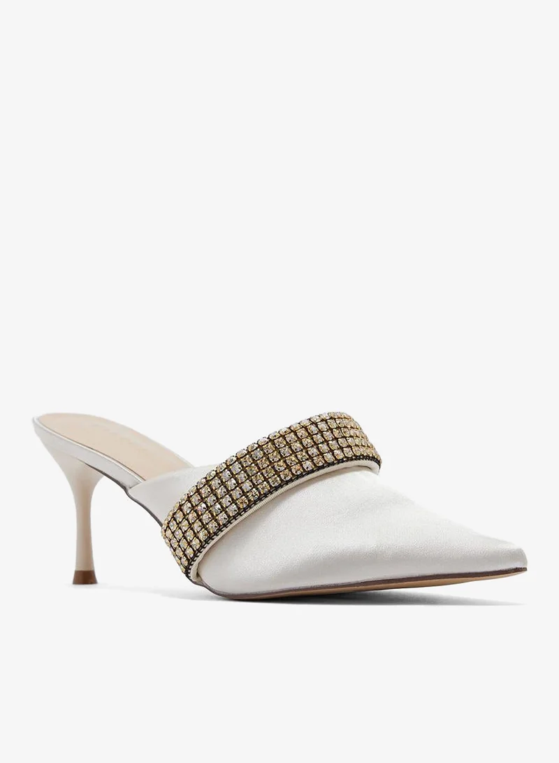 فينتشي حذاء بكعب عالٍ ومقدمة مدببة