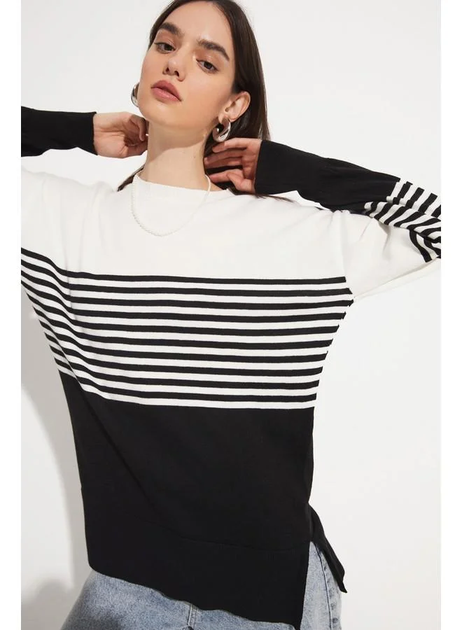 JUNE June Block Colored Striped Crew Neck Sweater Ecru - Black