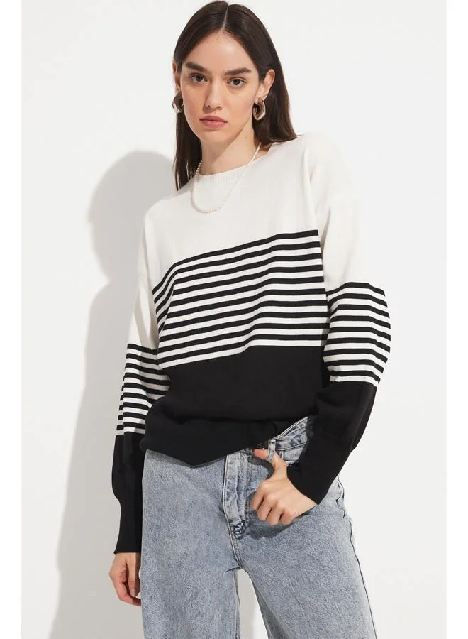 JUNE June Block Colored Striped Crew Neck Sweater Ecru - Black