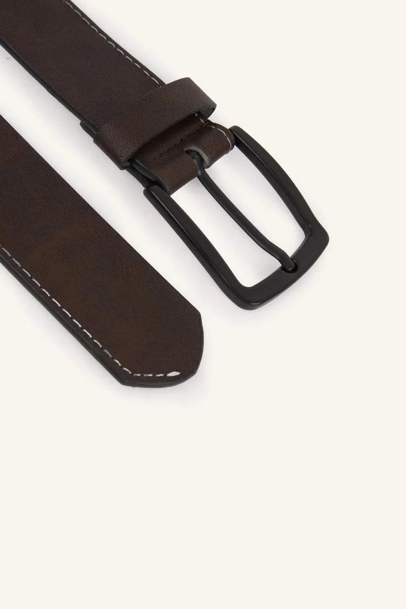 ديفاكتو Man Rectangle Clasp Faux Leather