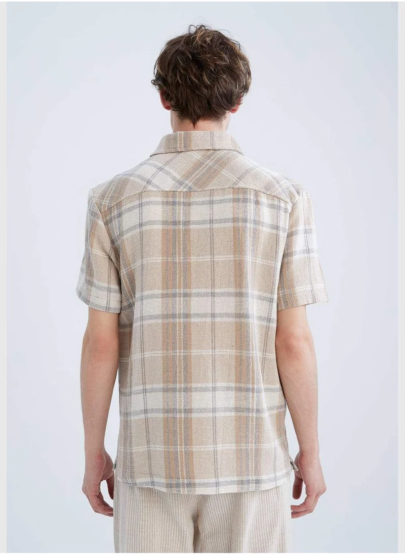 ديفاكتو Regular Fit Short Sleeve Check Print Shirt