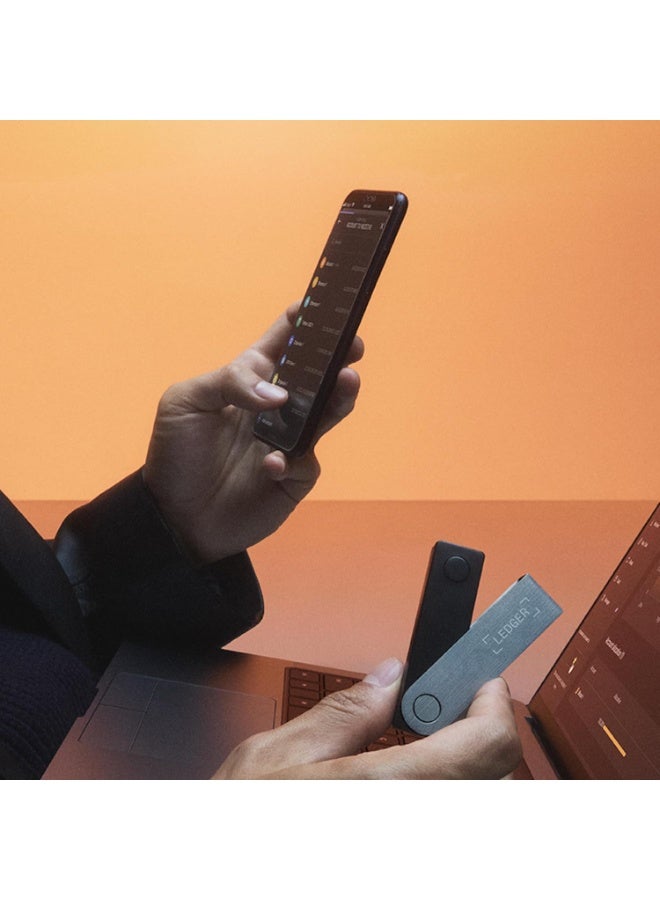 ليدجر محفظة Nano X الصلبة | أكثر طريقة آمنة لتخزين العملات الرقمية وNFTs في وضع التخزين البارد، شاشة كبيرة + اتصال لاسلكي عبر Bluetooth وType-C، دعم أكثر من 5500 أصل وعملة، لنظامي iOS وAndroid، وMacOS وWindows - أسود - Image 5