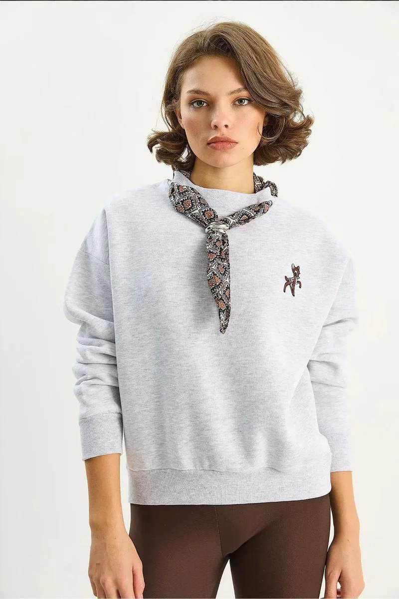 Bianco Lucci LUCCI Embroidered Crew Neck Sweatshirt