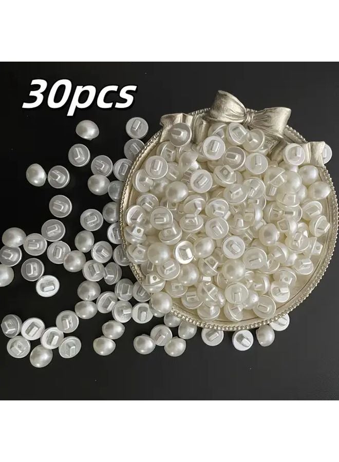 30 قطعة من أزرار اللؤلؤ البلاستيكية البيضاء المستديرة اللامعة للزينة للقمصان والسترات والفساتين - Image 1