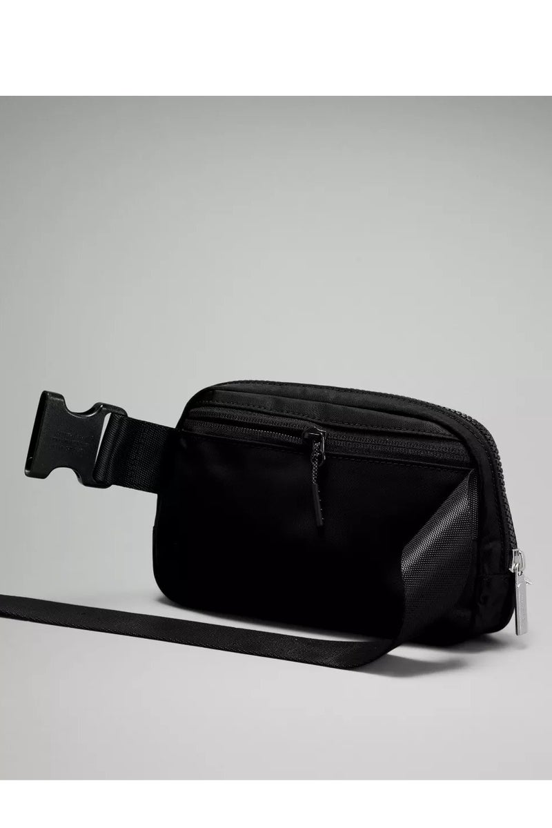 Lululemon Everywhere Belt Bag, Compact, and Convenient Belly Bag with Zippered Pockets, Easy-Access Exterior Pocket, and Interior Essentials Pocket for On-the-Go Storage, Black - Image 4