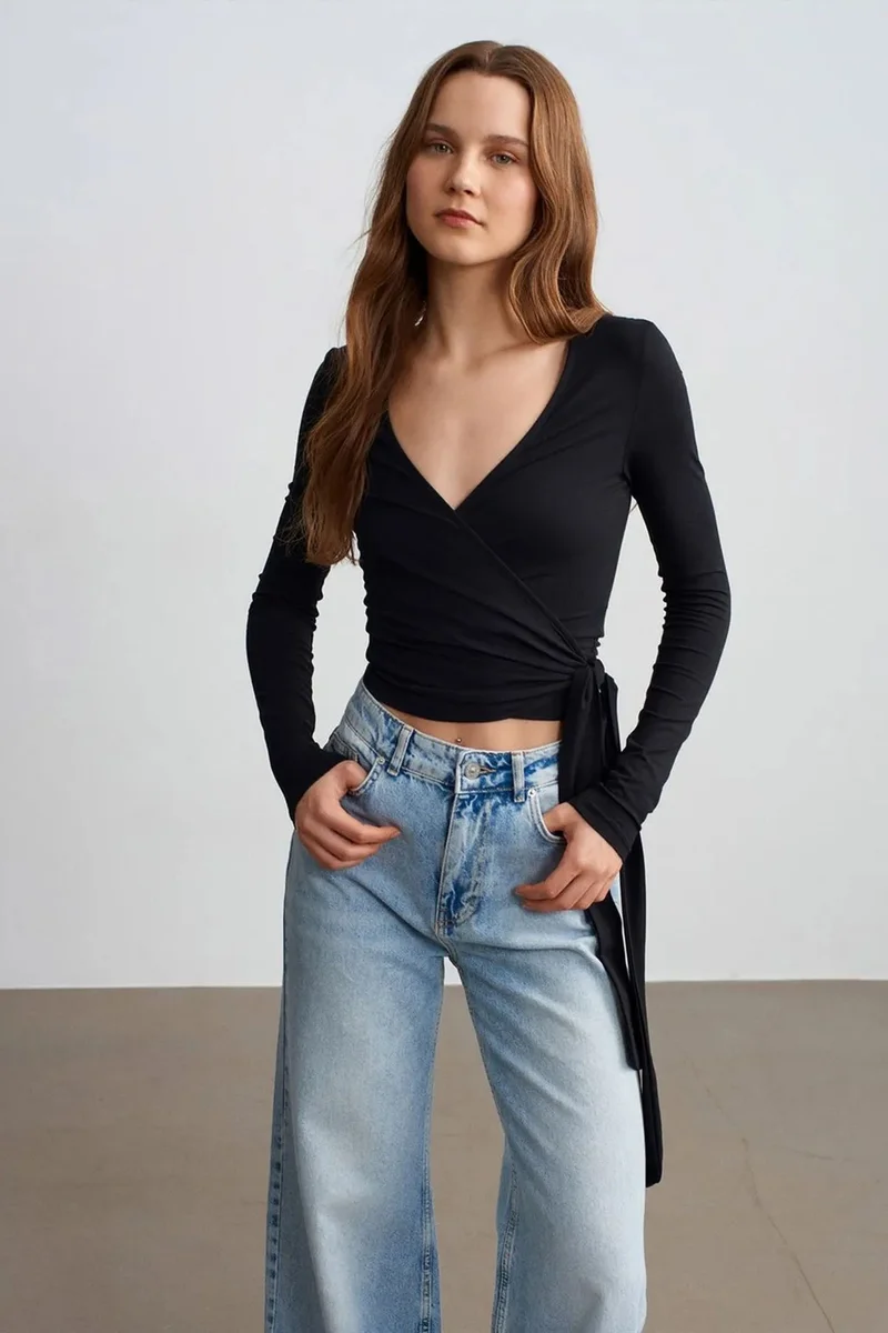 DILVIN Women’s Crop Wrap Blouse With Tie Detail