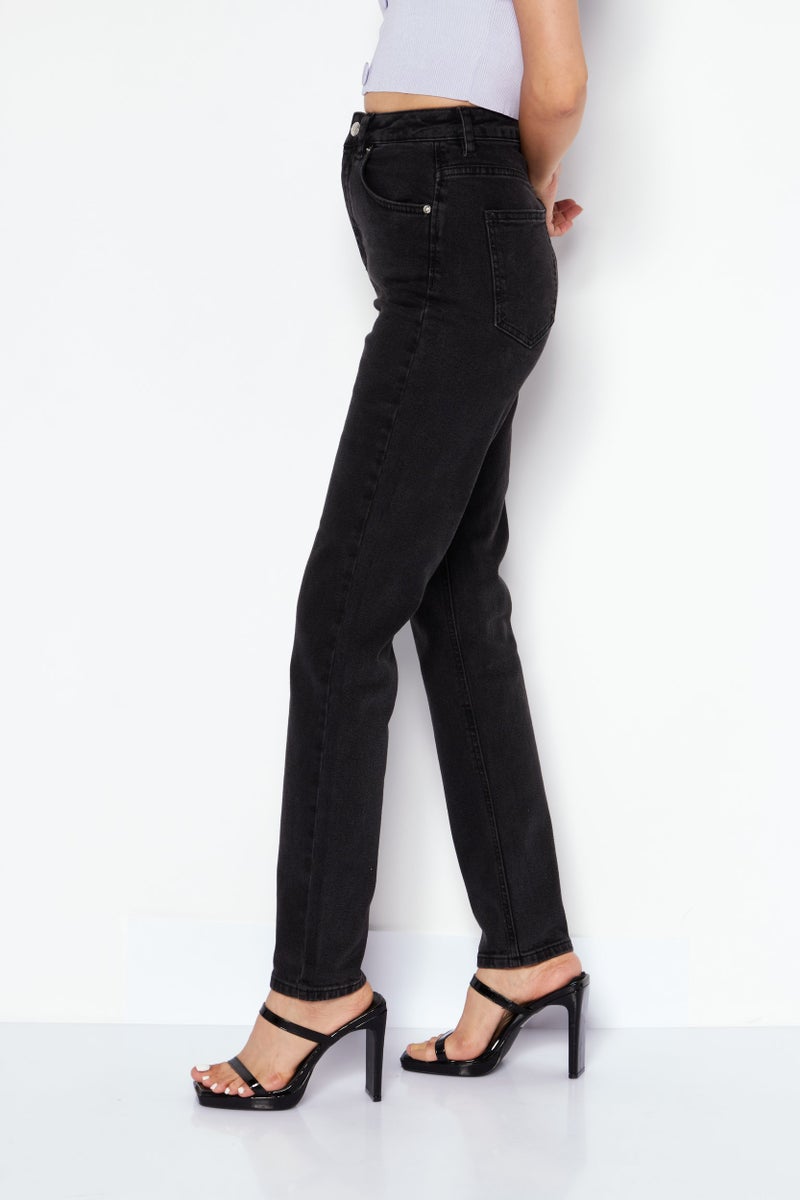 ASOS تصميم أسوس للنساء بنطال جينز عادي مناسب بلون أسود قابل للتمدد - Image 3