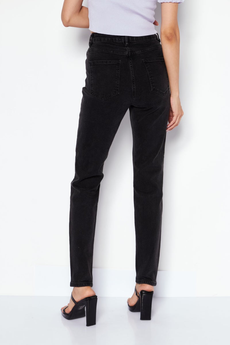 ASOS تصميم أسوس للنساء بنطال جينز عادي مناسب بلون أسود قابل للتمدد - Image 2