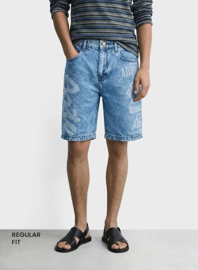 ذا انديان كراج كو Men Regular Fit Laser Printed Scoop Pocket Mid-Rise Denim Shorts