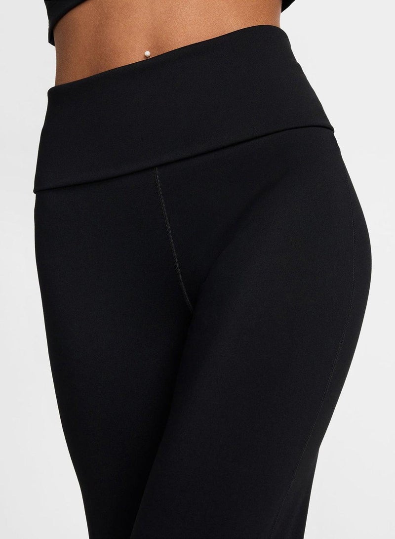 Nike سروال نايك ون للنساء بخصر مرتفع وقابل للطي بتصميم بوت كوت - Image 3