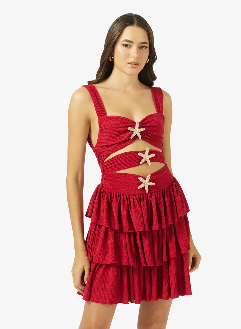 Ginger Sweetheart Neck Strar Accent Detail Tired Dress