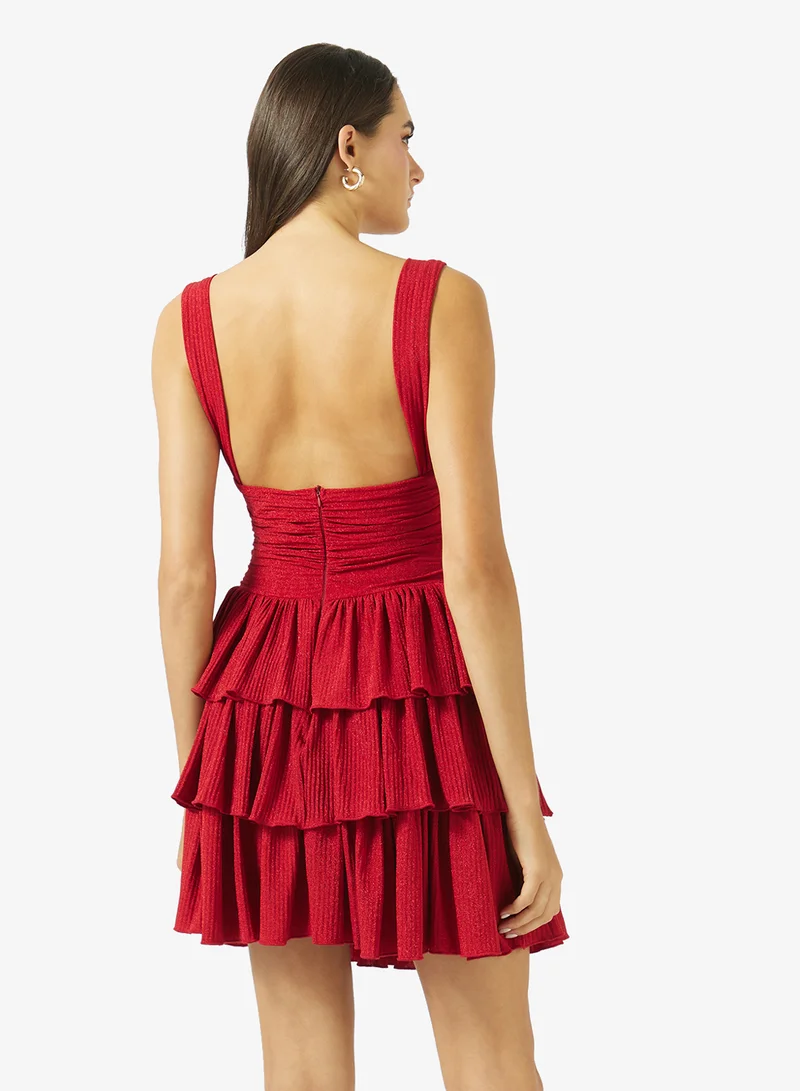 Ginger Sweetheart Neck Strar Accent Detail Tired Dress