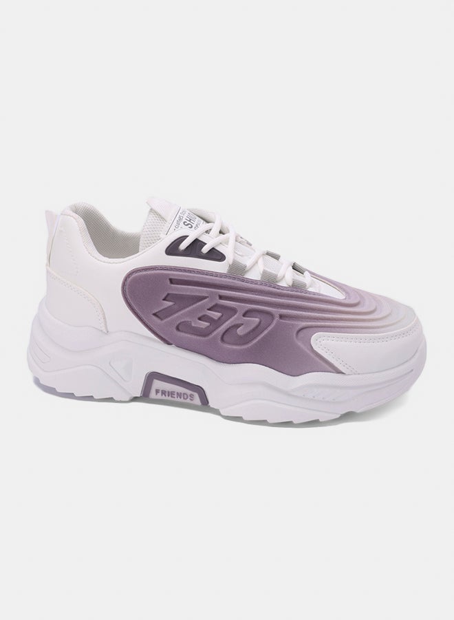 سنيكرز مصنوع من الجلد