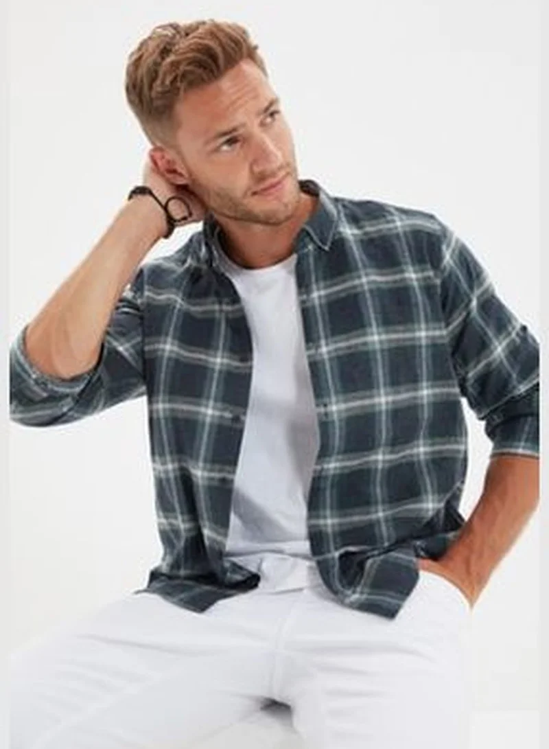 trendyol Green Men's Slim Fit Buttoned Collar Lumberjack Plaid Shirt with Epaulettes.