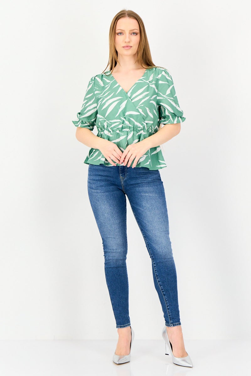 VERO MODA I Scenery by Vero Moda Women Surplice Neck Short Sleeve Allover Print Blouse, Multioclor - Image 4