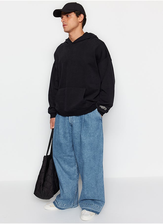 trendyol Black Oversize/Wide Cut Embroidered Label Soft Fabric Thick Sweatshirt TMNAW24SW00031  - Image 2