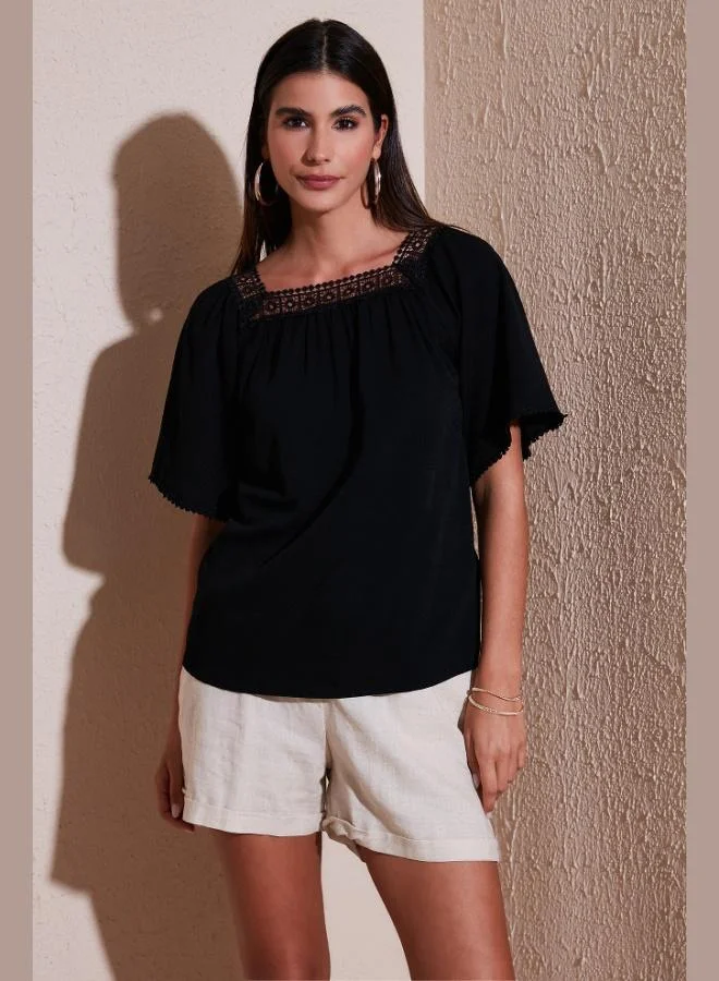 ليلا بلوزة ليلا جوبير نسائية بقصة عادية ورقبة مربعة